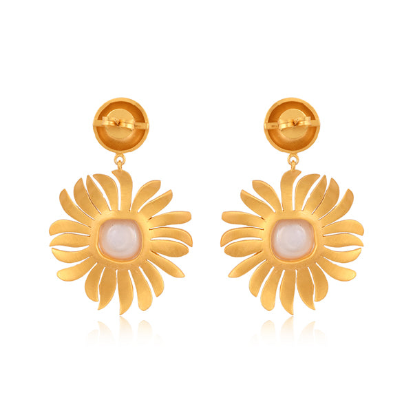 Anemone's Charm Drop Earrings - Pearl
